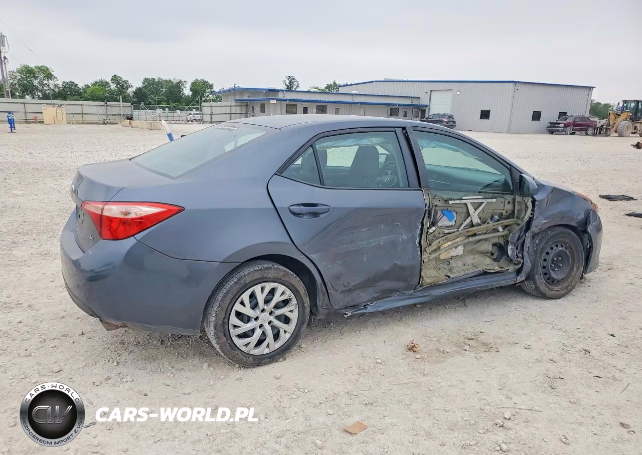 2019 Toyota Corolla Le VIN:5YFBURHE1KP934985 - 3