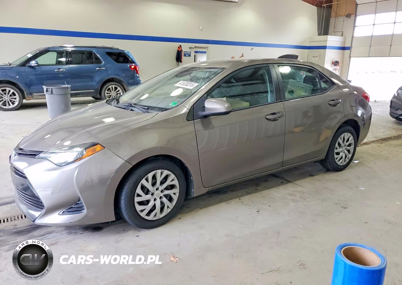 2019 Toyota Corolla Le VIN:2T1BURHE5KC238372 - 1