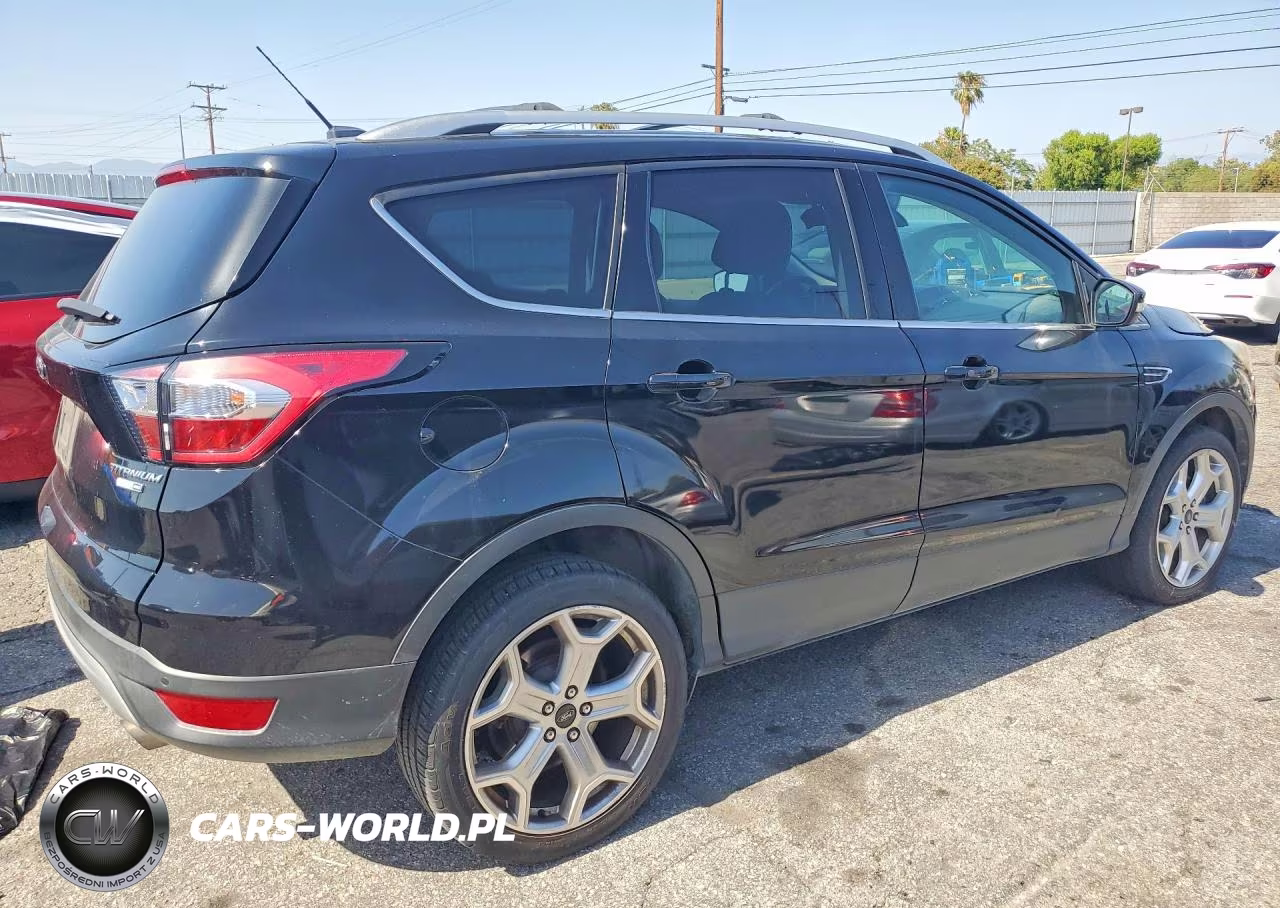 2017 Ford Escape Titanium VIN:1FMCU9JDXHUF04000 - 3