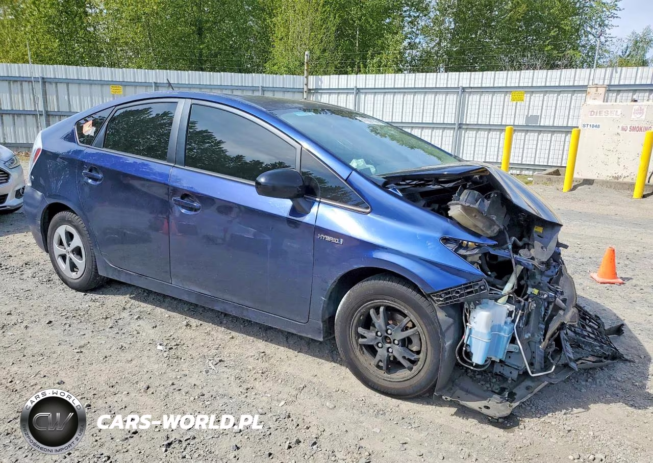 2014 Toyota Prius Three VIN:JTDKN3DUXE1776209 - 4