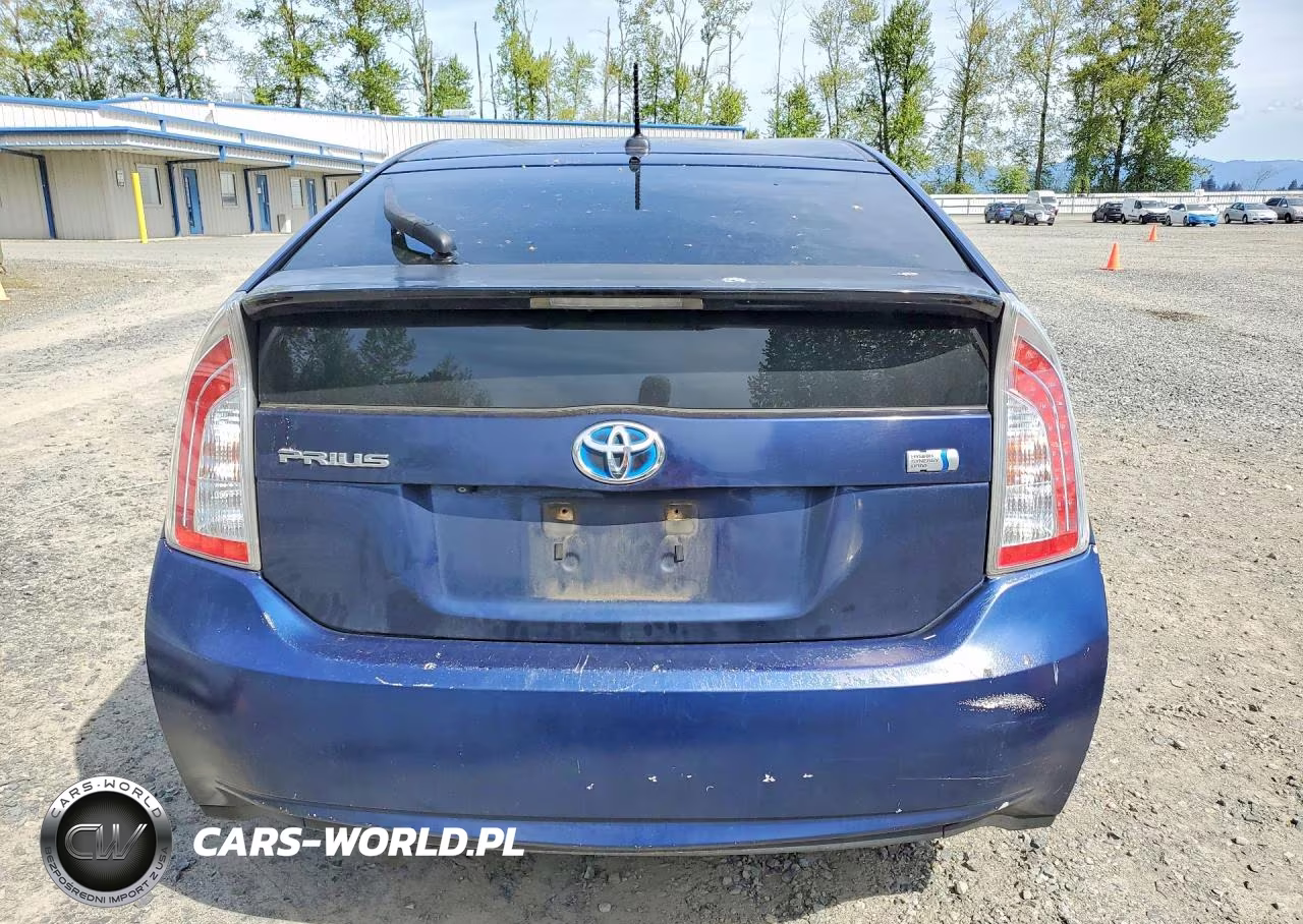 2014 Toyota Prius Three VIN:JTDKN3DUXE1776209 - 6