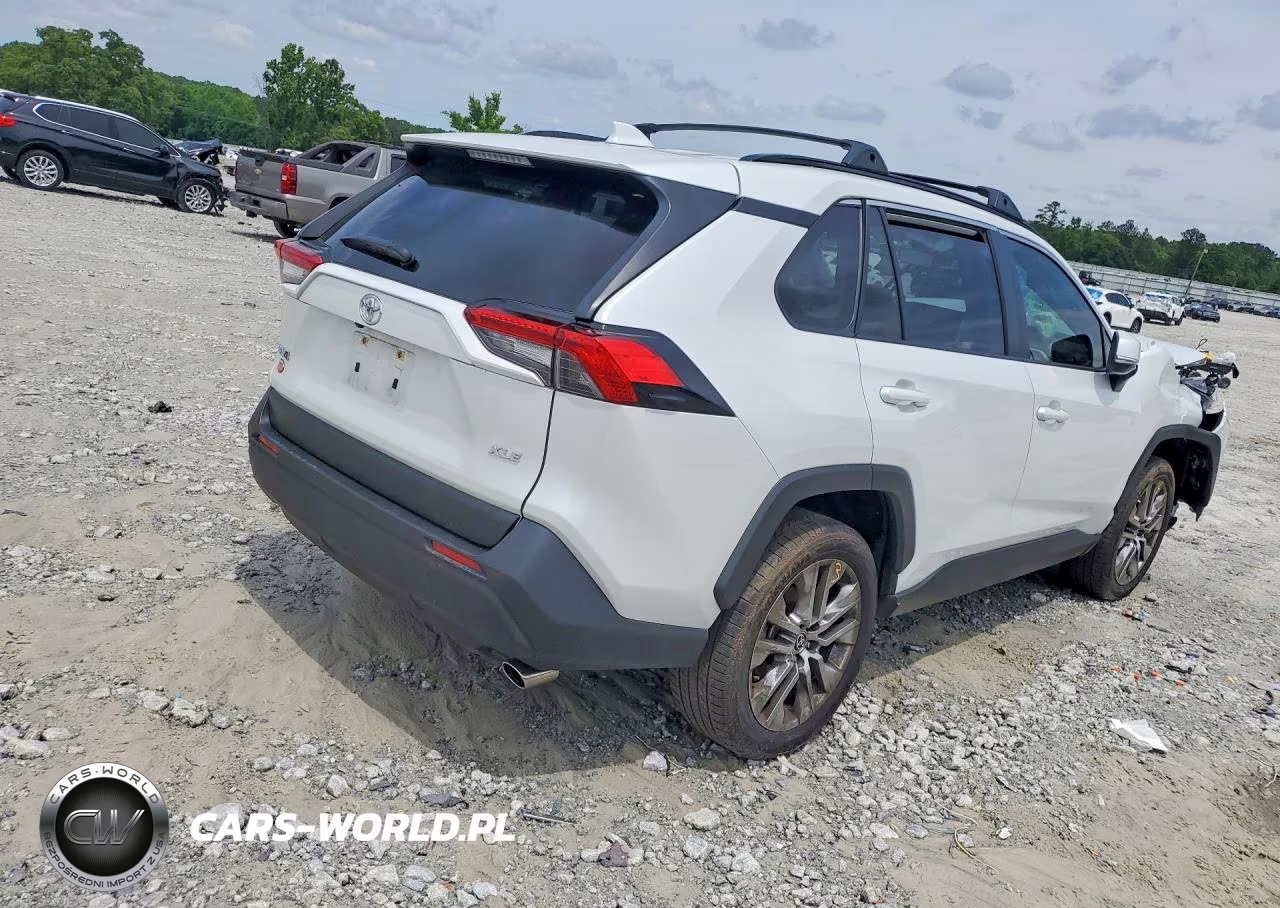 2023 Toyota Rav4 Xle Premium VIN:JTMC1RFV1PD100760 - 3