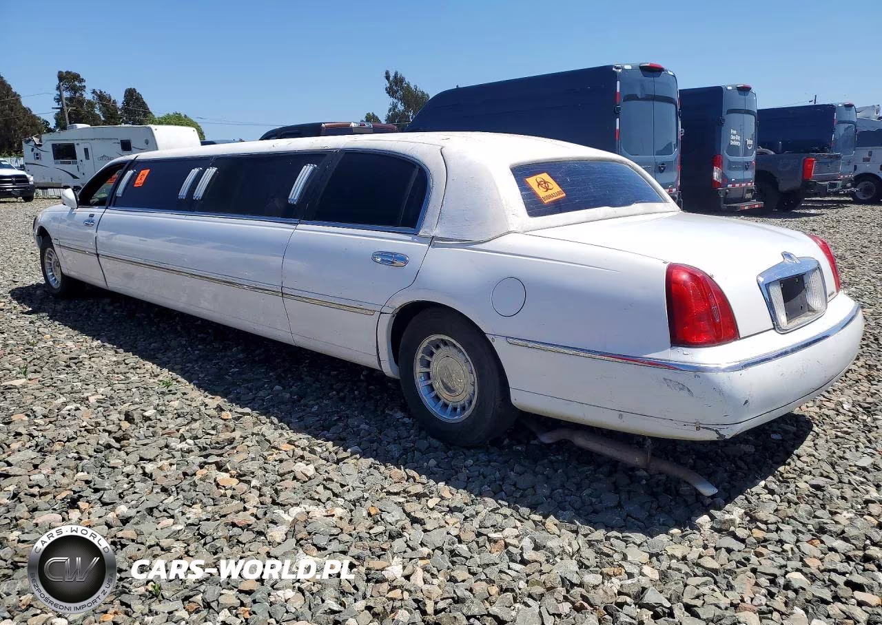 2001 Lincoln Town Car Limousine VIN:1L1FM81W81Y609207 - 2