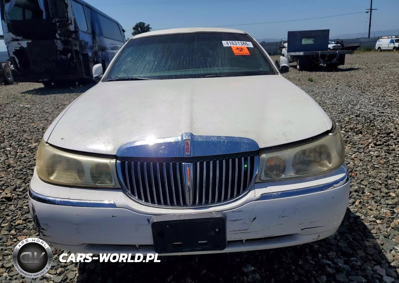 2001 Lincoln Town Car Limousine VIN:1L1FM81W81Y609207 - 5