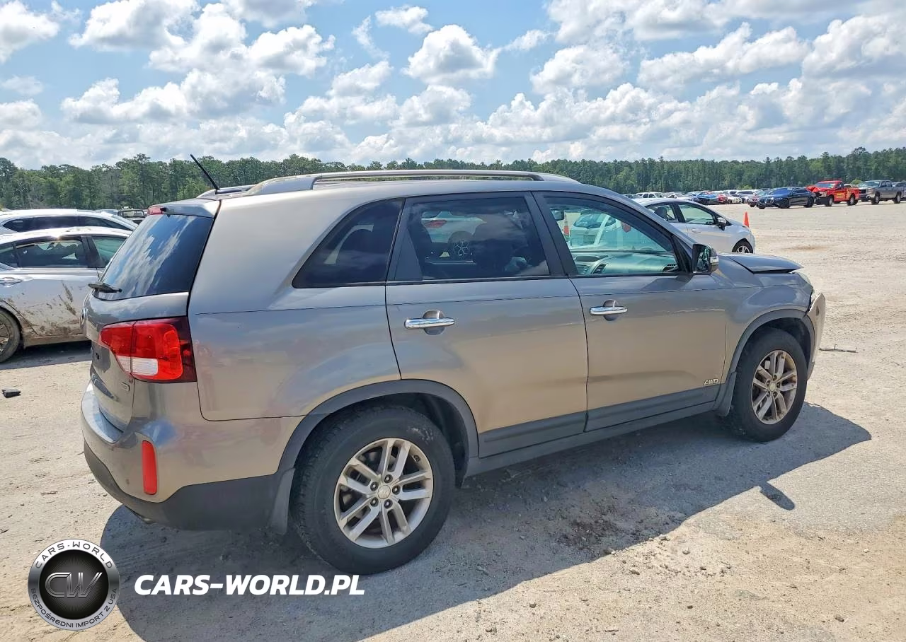 2015 Kia Sorento Lx VIN:5XYKTCA6XFG655743 - 3