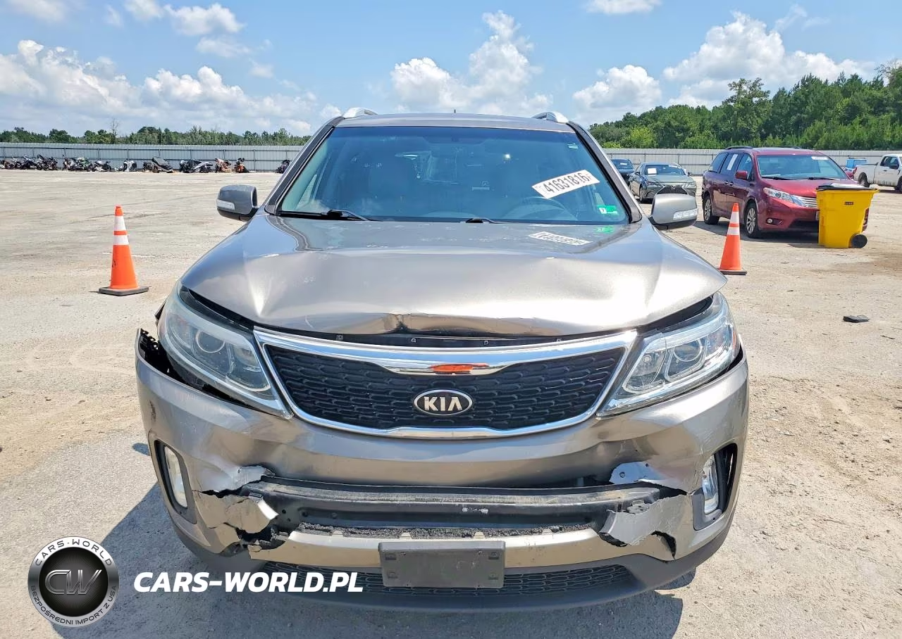 2015 Kia Sorento Lx VIN:5XYKTCA6XFG655743 - 5