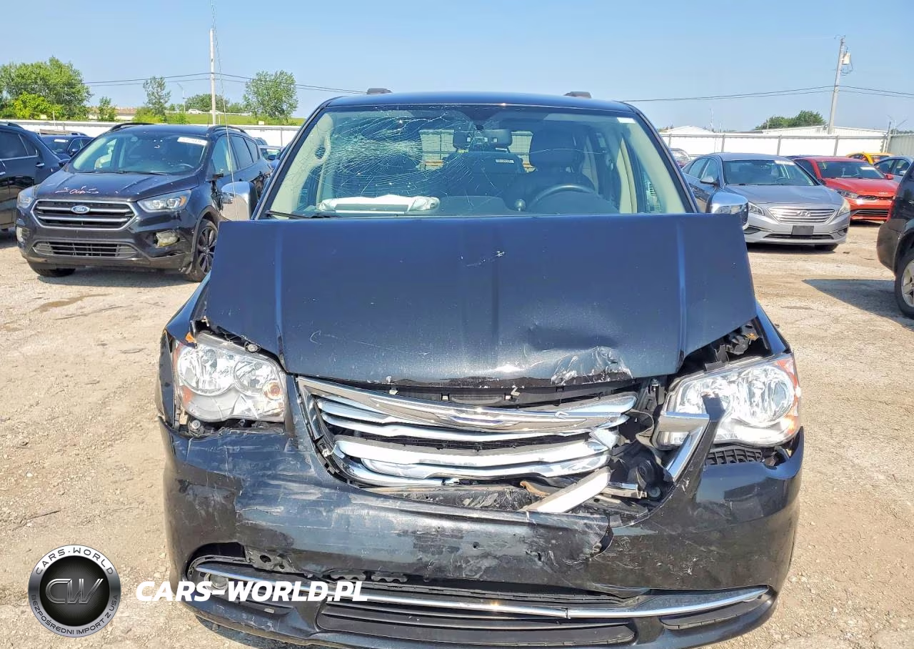 2015 Chrysler Town & Country Touring L VIN:2C4RC1CG5FR756287 - 5