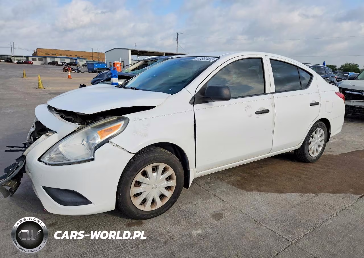 2015 Nissan Versa 1.6 S – zdjęcie 1 z 12