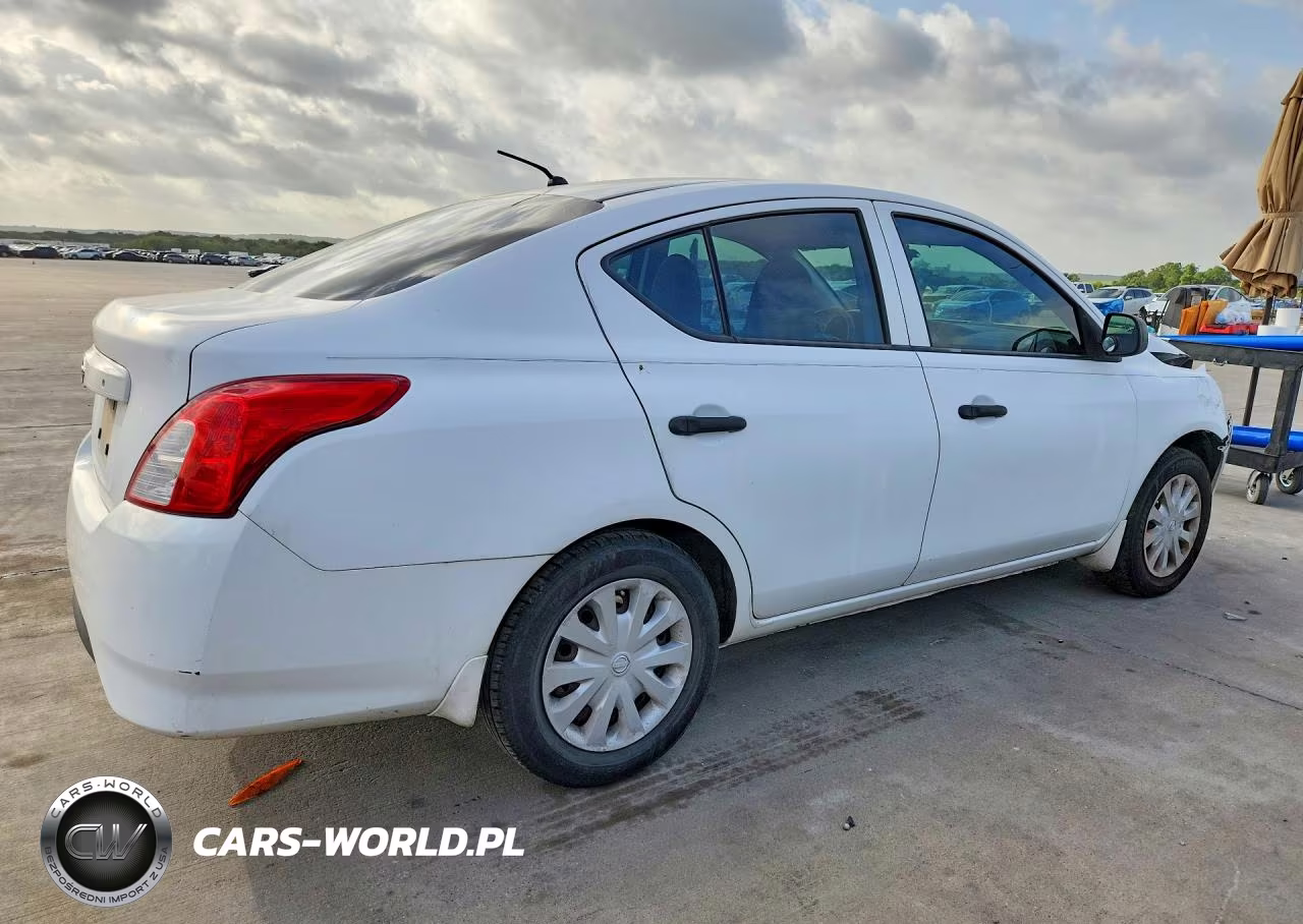 2015 Nissan Versa 1.6 S VIN:3N1CN7AP4FL807624 - 3