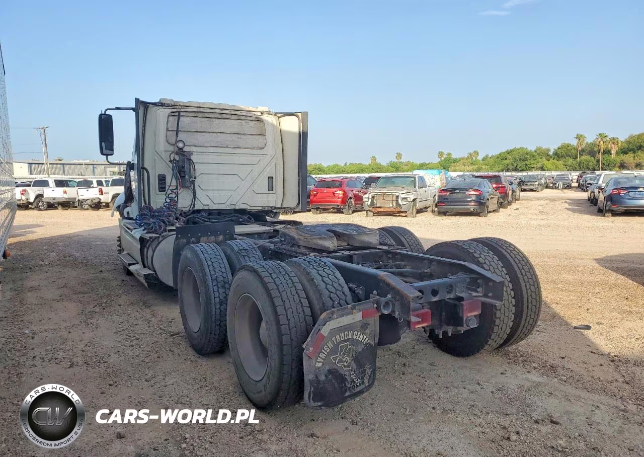 2017 International Prostar Semi Truck VIN:3HSDJAPR4HN473550 - 3