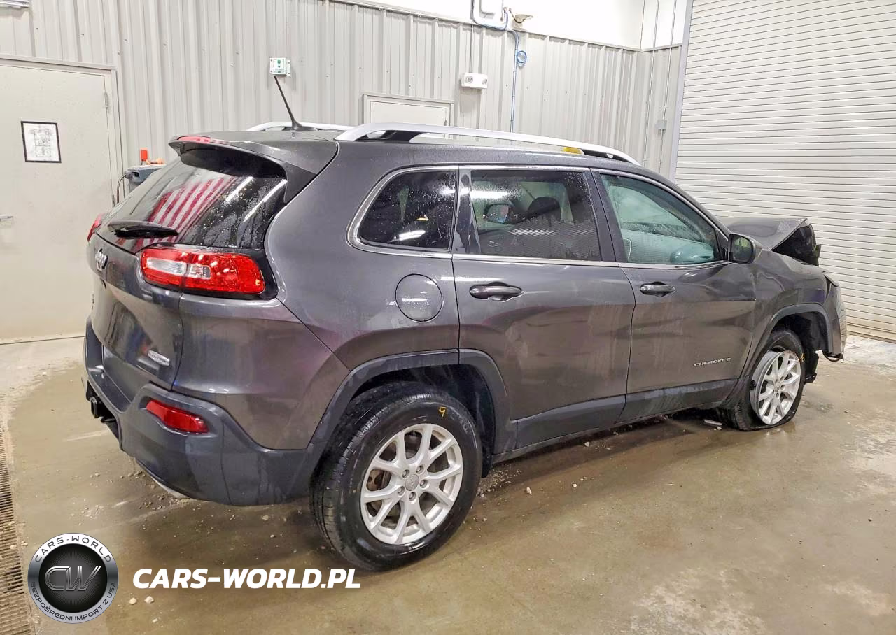 2017 Jeep Cherokee Latitude VIN:1C4PJMCSXHW651466 - 3
