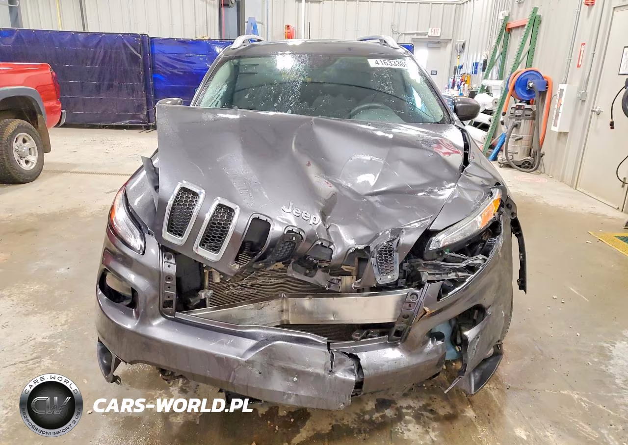 2017 Jeep Cherokee Latitude VIN:1C4PJMCSXHW651466 - 5