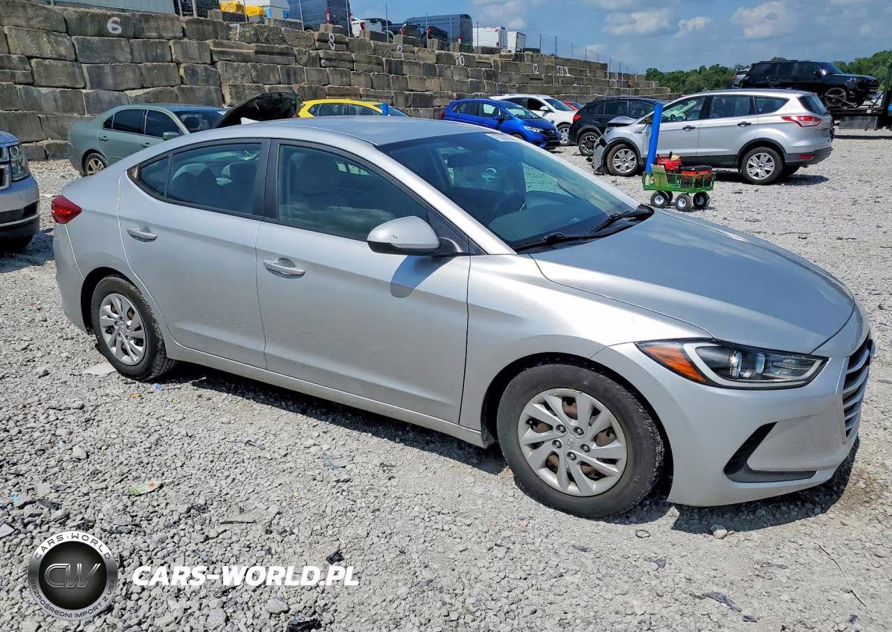 2017 Hyundai Elantra Se VIN:5NPD74LF2HH198695 - 4