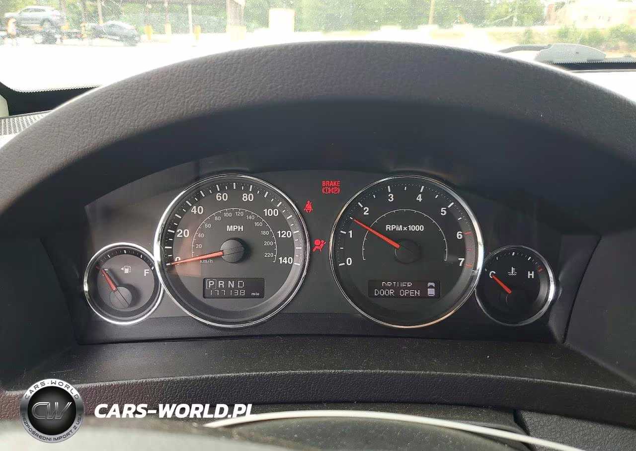 2008 Jeep Grand Cherokee Laredo VIN:1J8GR48K28C171921 - 9