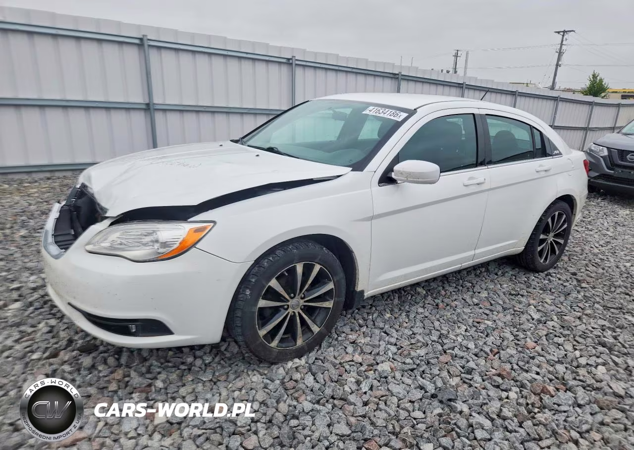 2013 Chrysler 200 Touring – zdjęcie 1 z 11