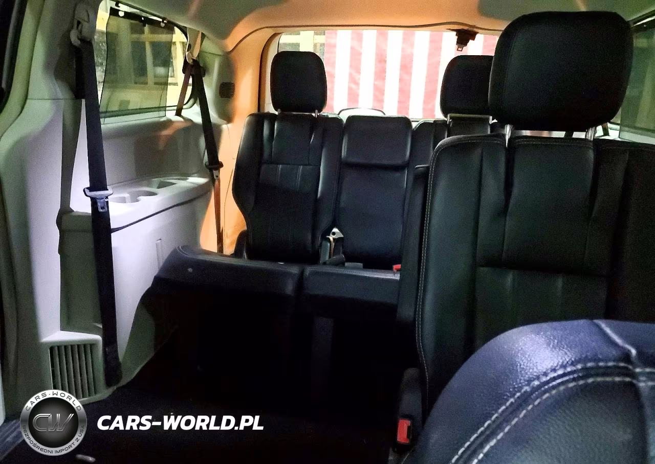 2014 Chrysler Town & Country Touring L VIN:2C4RC1CG5ER304337 - 10