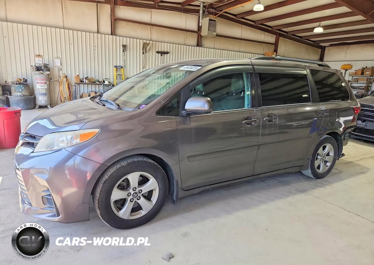 2019 Toyota Sienna Le