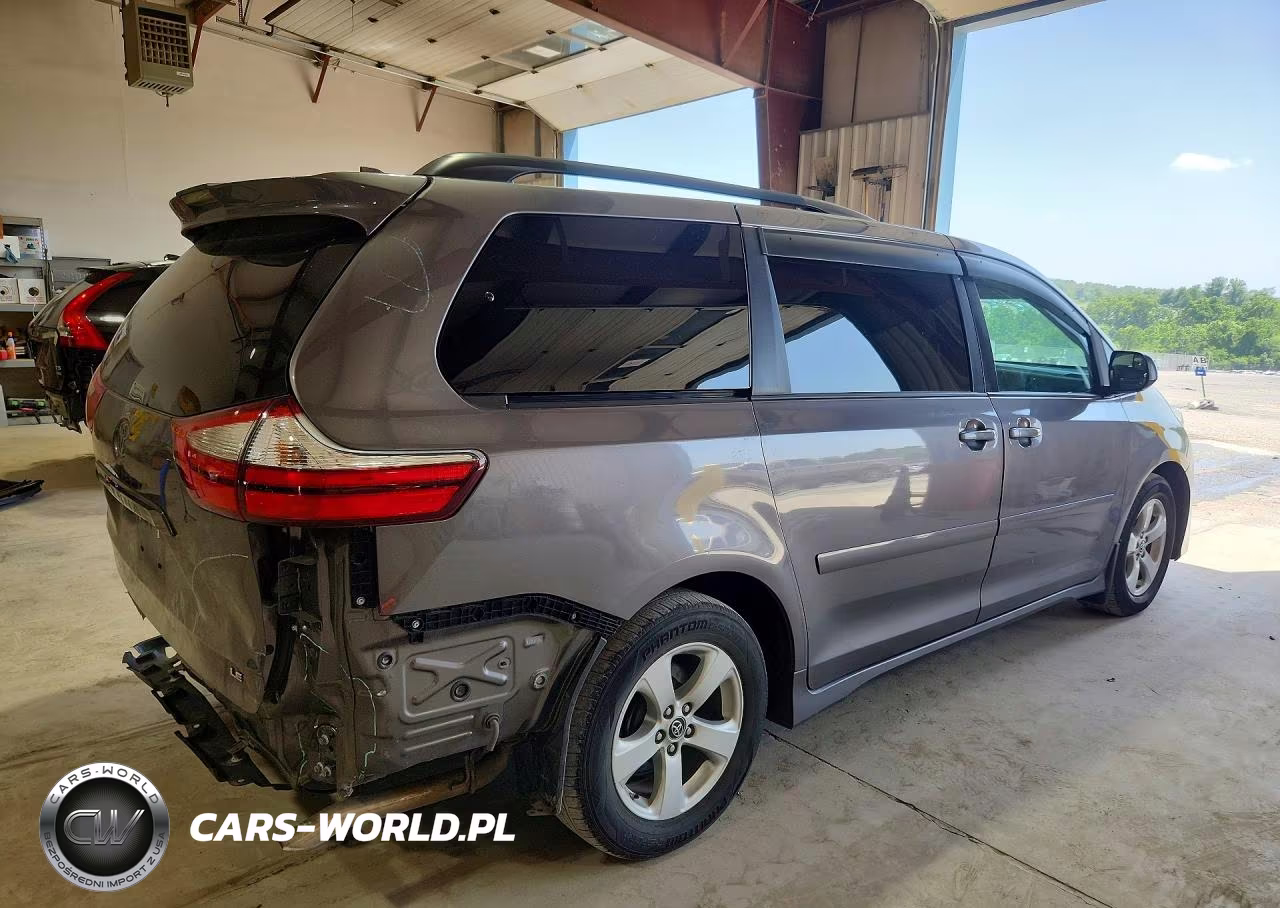 2019 Toyota Sienna Le VIN:5TDKZ3DC0KS969110 - 3