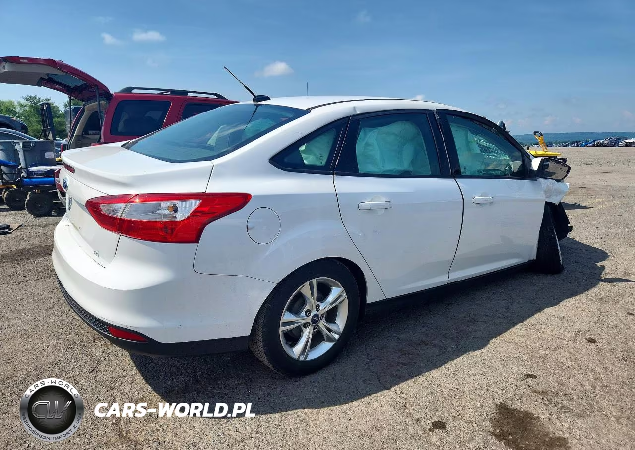 2013 Ford Focus Se VIN:1FADP3F29DL368386 - 3