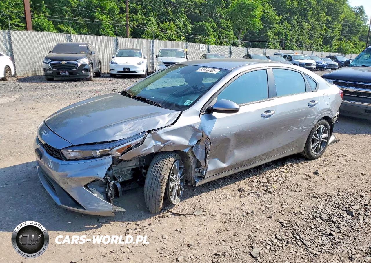 2024 Kia Forte Lxs – zdjęcie 1 z 13
