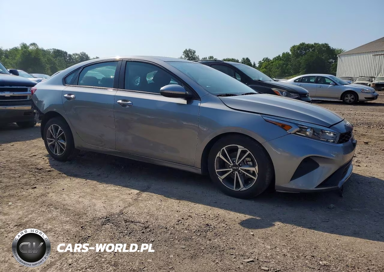 2024 Kia Forte Lxs VIN:3KPF24AD2RE773795 - 4