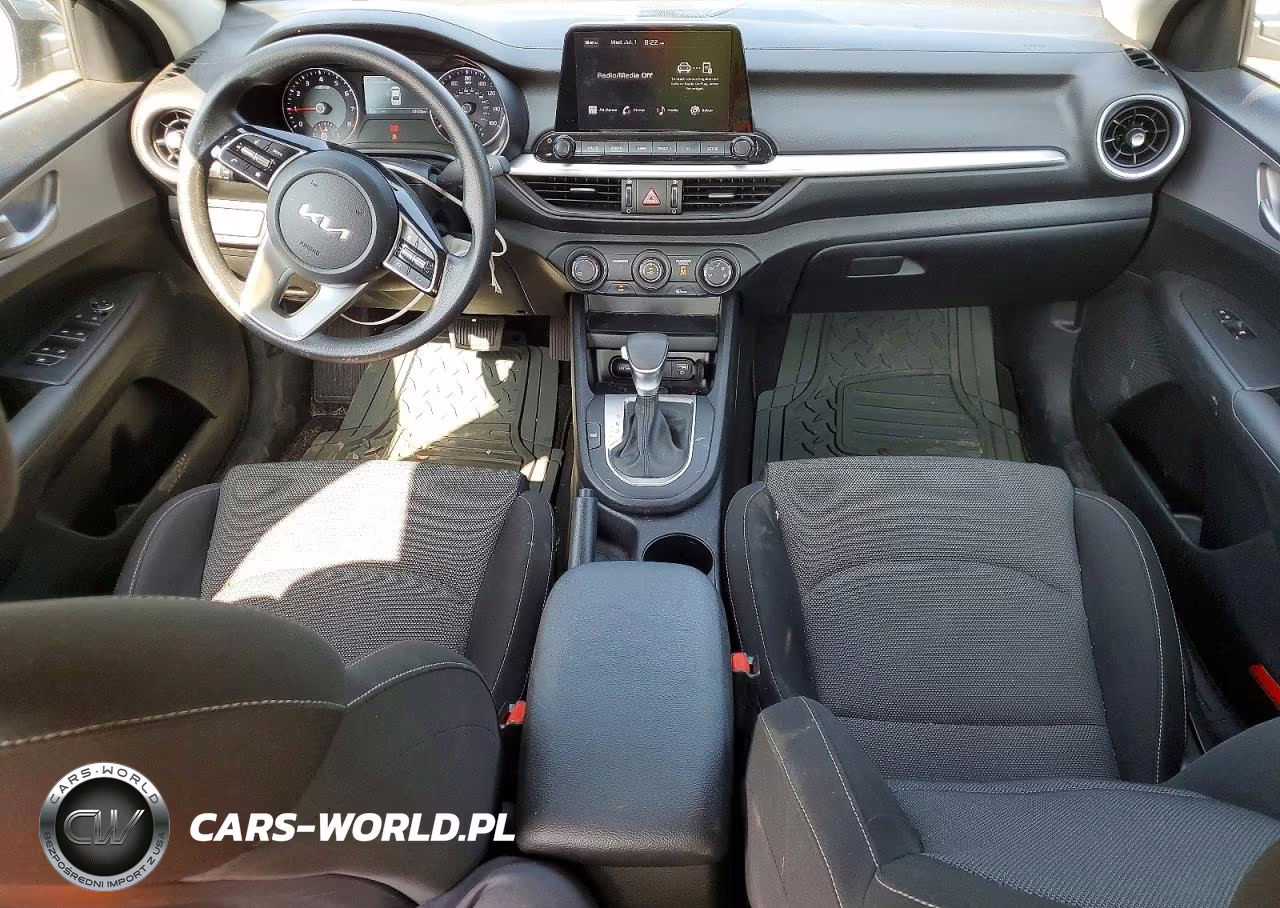 2024 Kia Forte Lxs VIN:3KPF24AD2RE773795 - 8