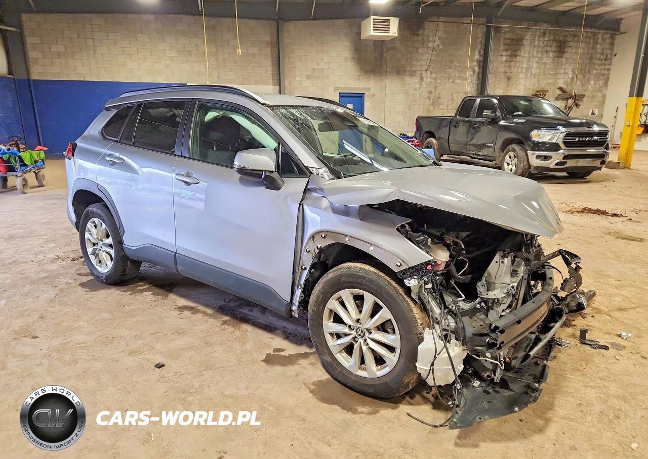 2023 Toyota Corolla Cross Le VIN:7MUCAABG3PV075864 - 4