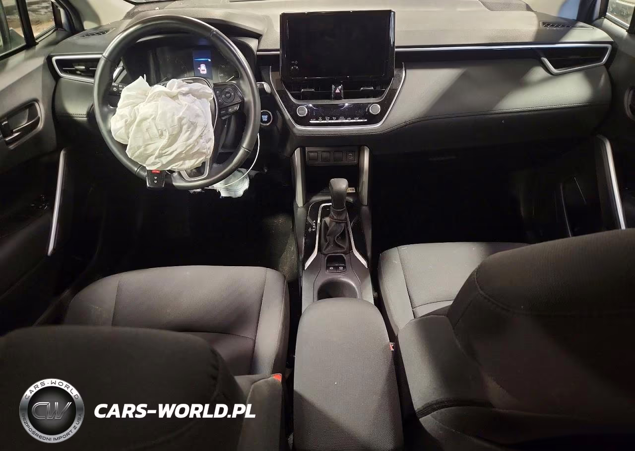 2023 Toyota Corolla Cross Le VIN:7MUCAABG3PV075864 - 8