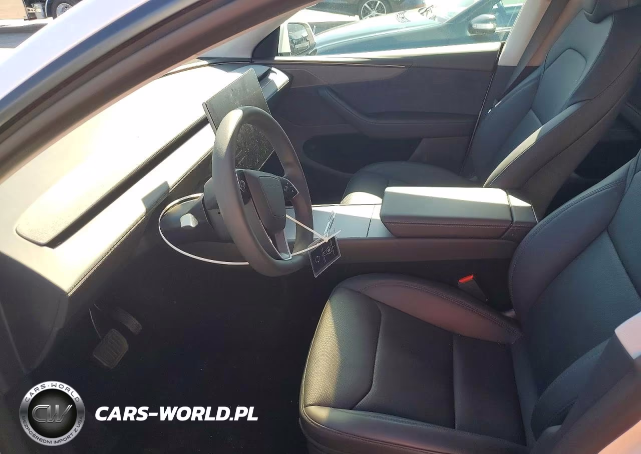 2026 Tesla Model Y VIN:7SAYGDEE3TF364903 - 7