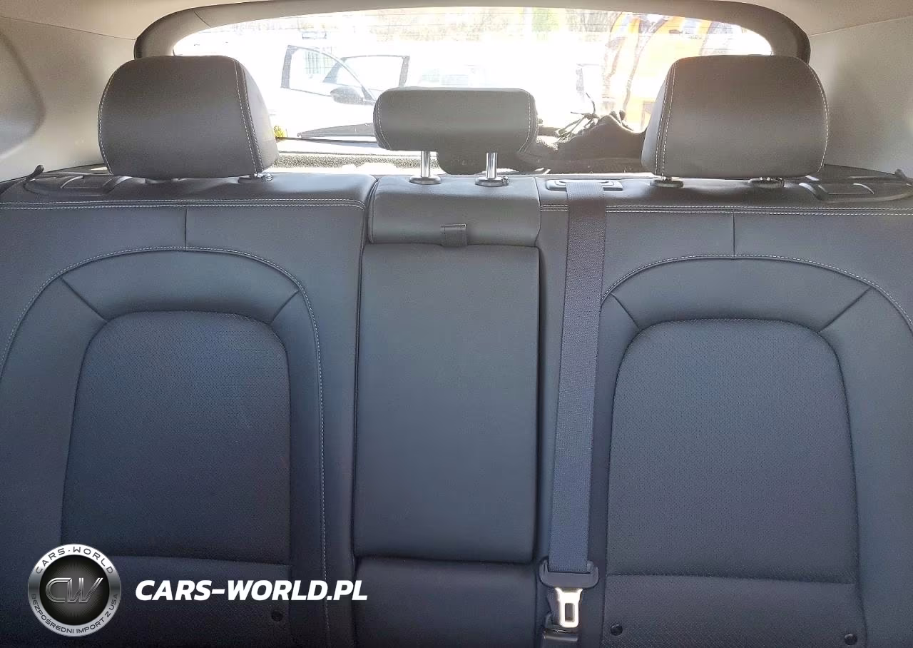 2020 Hyundai Kona Ultimate VIN:KM8K53A54LU544337 - 10