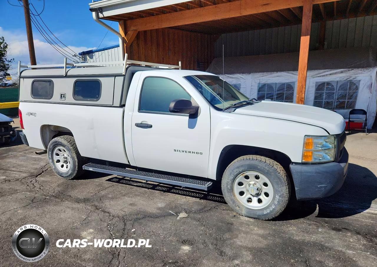 2011 Chevrolet Silverado K1500 VIN:1GCNKPEA0BZ322243 - 4