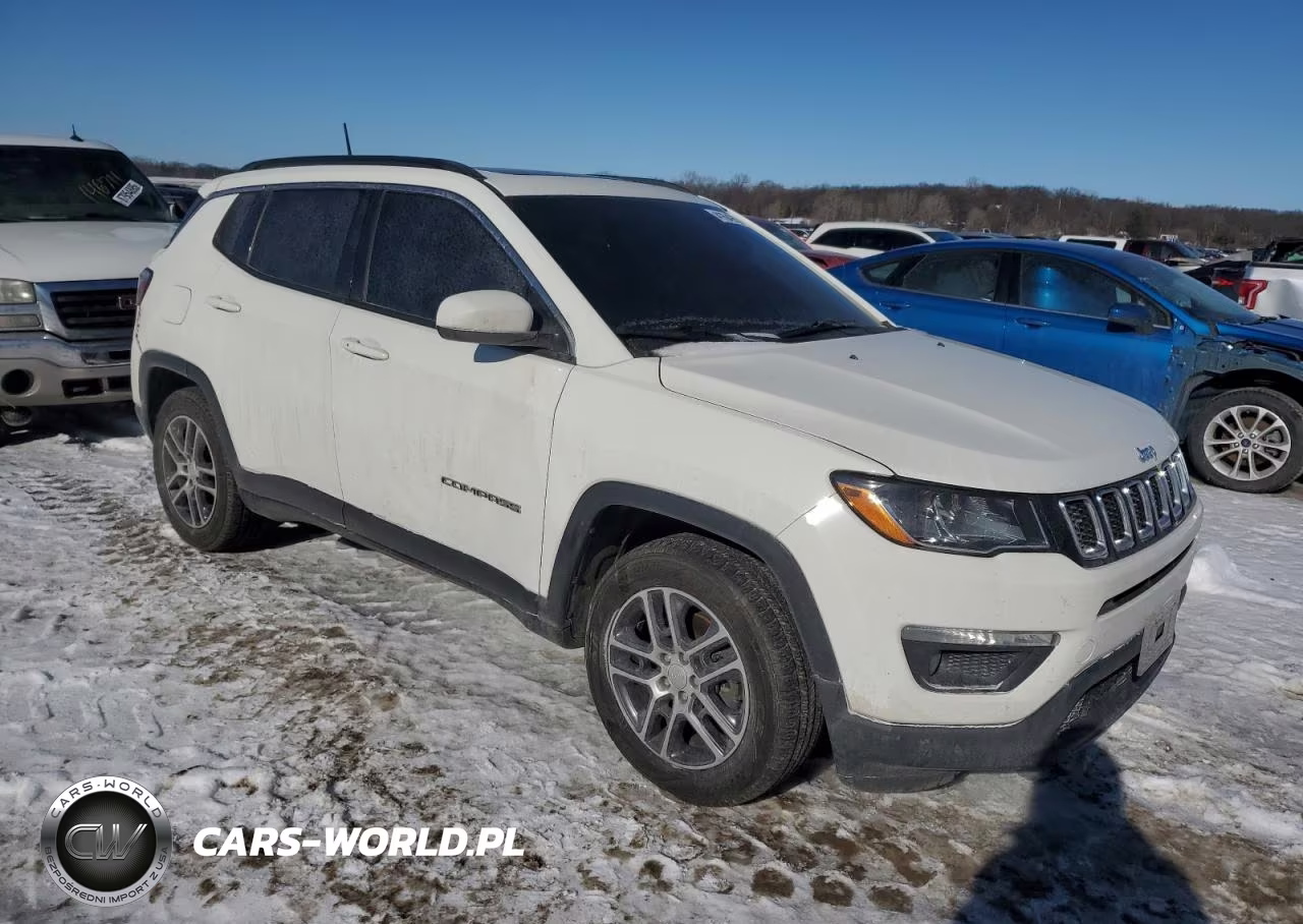 2018 Jeep Compass Latitude VIN:3C4NJCBB4JT488358 - 4