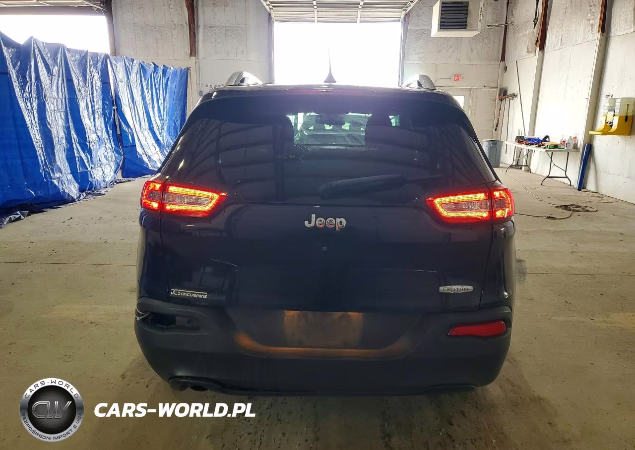 2017 Jeep Cherokee Latitude VIN:1C4PJLCB6HW667576 - 6
