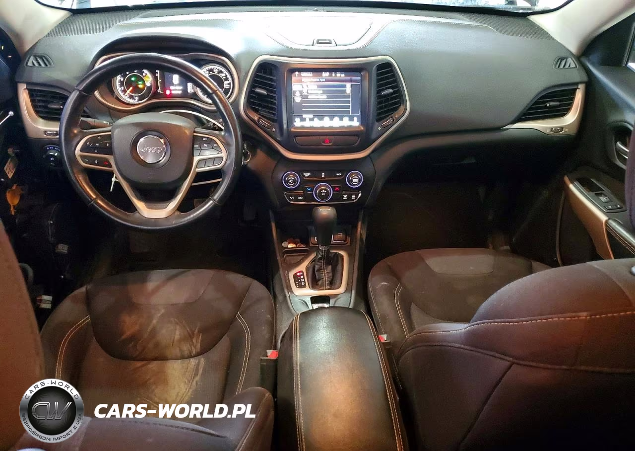 2017 Jeep Cherokee Latitude VIN:1C4PJLCB6HW667576 - 8