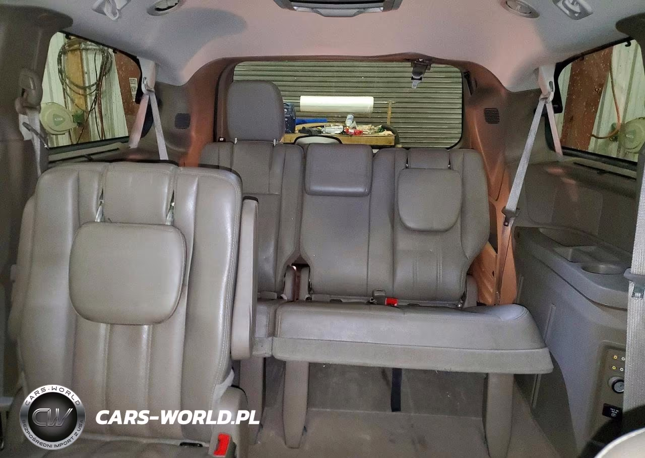 2013 Chrysler Town & Country Touring L VIN:2C4RC1CG6DR565006 - 10