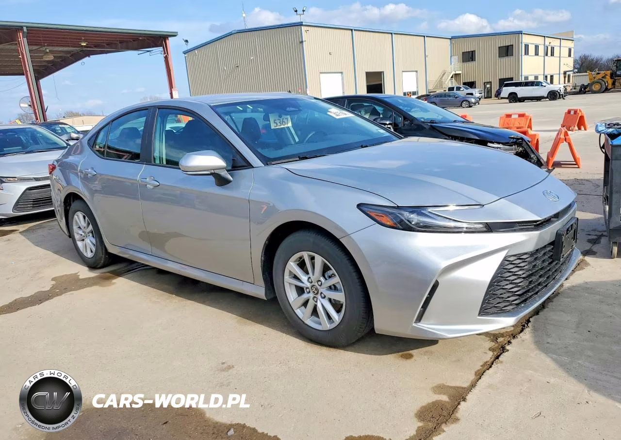 2026 Toyota Camry Le VIN:4T1DAACKXTU255930 - 4