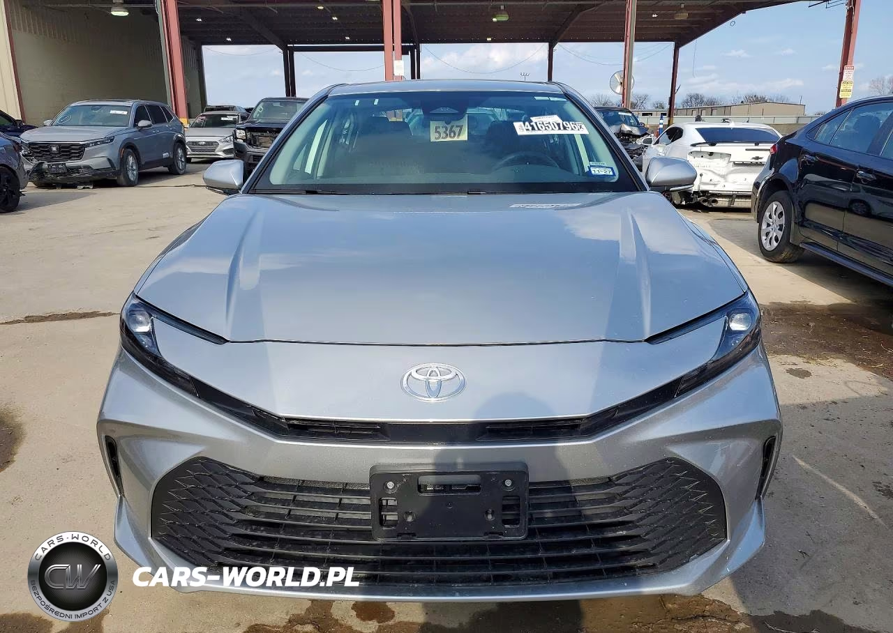2026 Toyota Camry Le VIN:4T1DAACKXTU255930 - 5