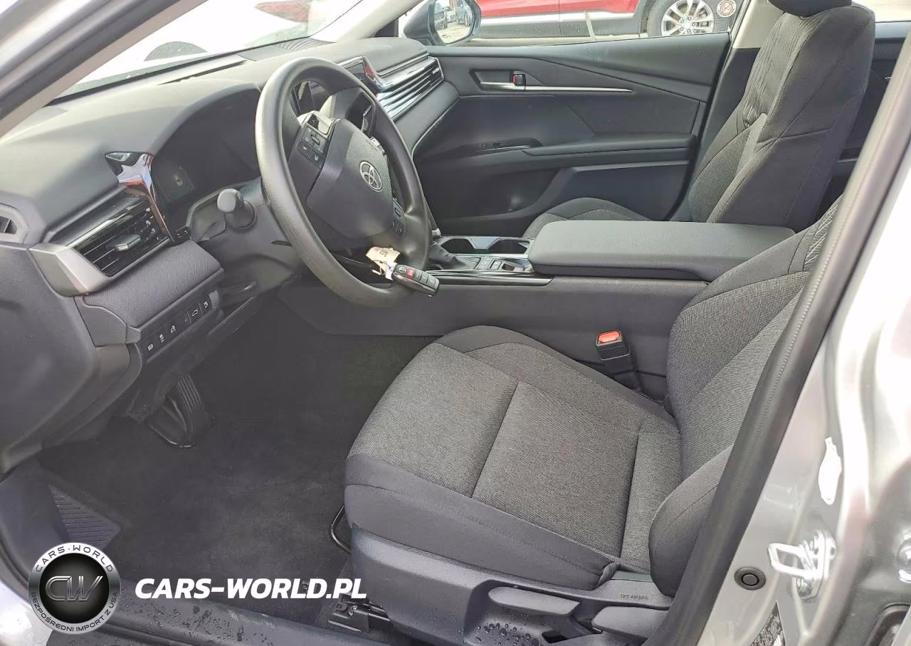 2026 Toyota Camry Le VIN:4T1DAACKXTU255930 - 7