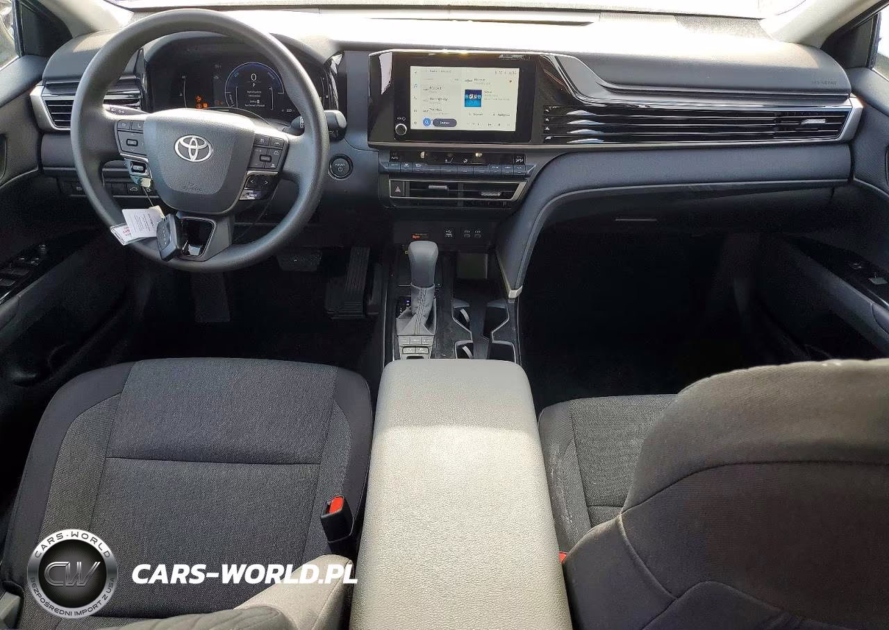 2026 Toyota Camry Le VIN:4T1DAACKXTU255930 - 8