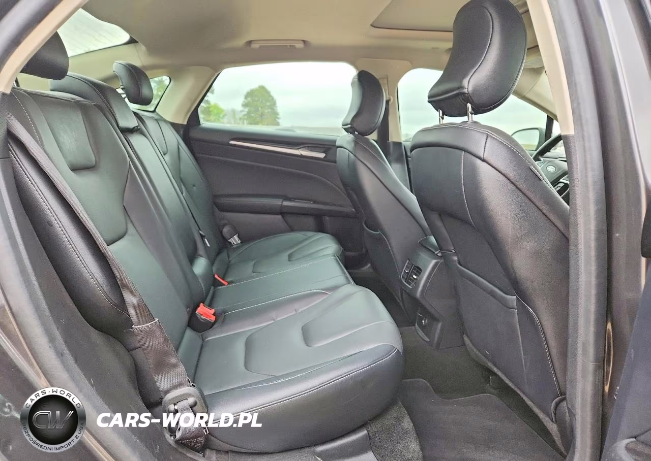 2019 Ford Fusion Titanium VIN:3FA6P0SU0KR286401 - 10