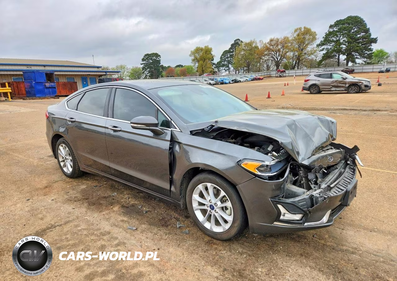 2019 Ford Fusion Titanium VIN:3FA6P0SU0KR286401 - 4