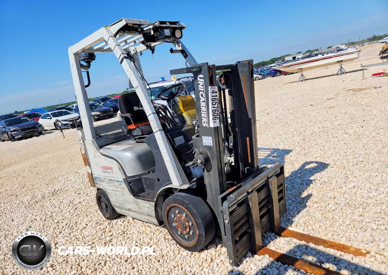 2014 Nissan Lift