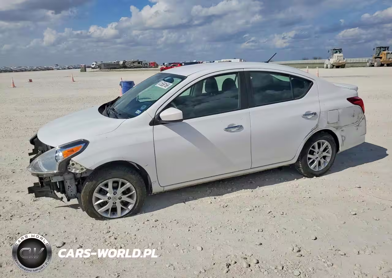 2018 Nissan Versa Sv