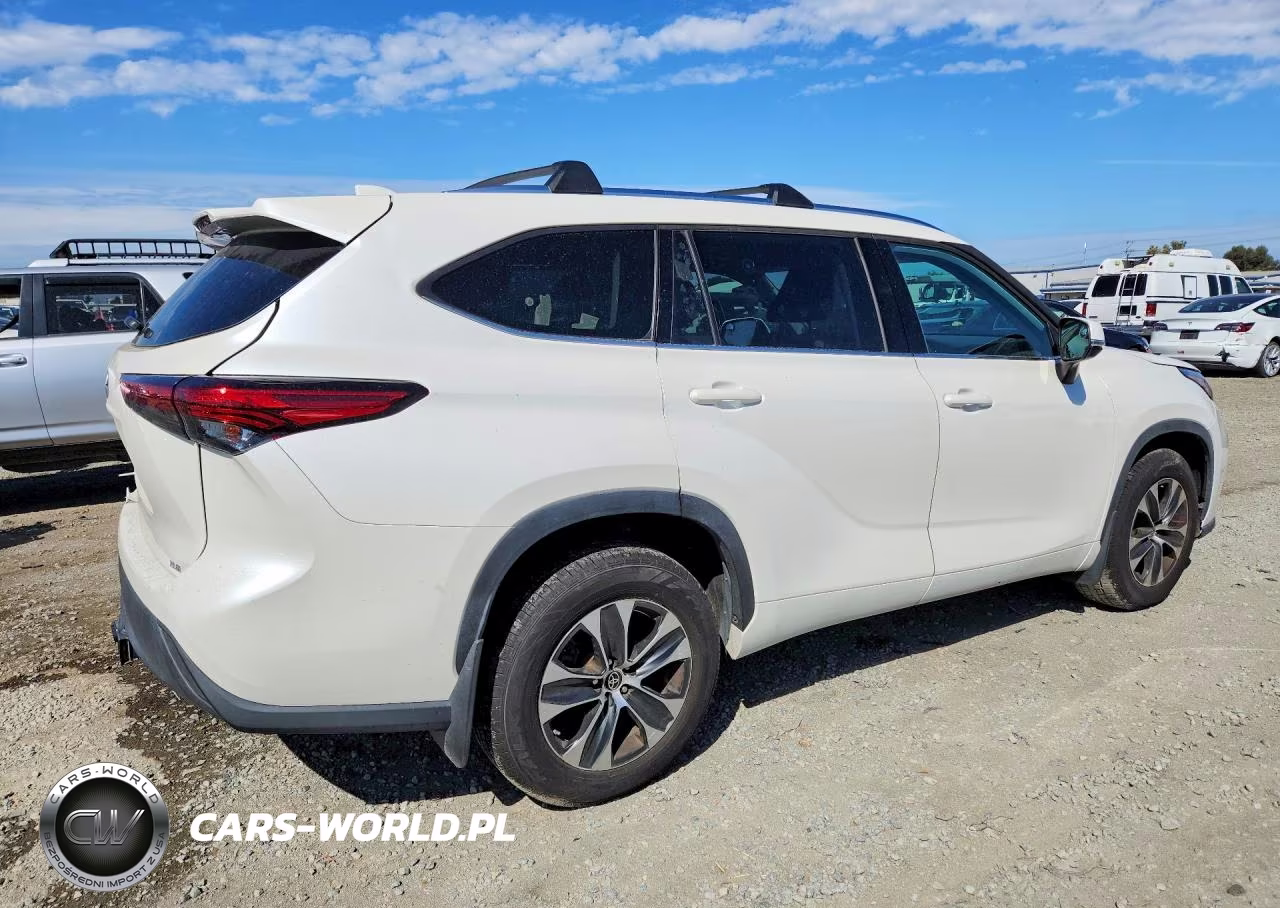 2021 Toyota Highlander Xle VIN:5TDHZRAH6MS069330 - 3