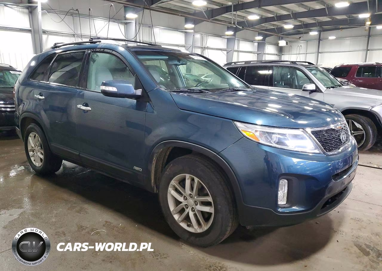 2015 Kia Sorento Lx VIN:5XYKTDA73FG558012 - 4
