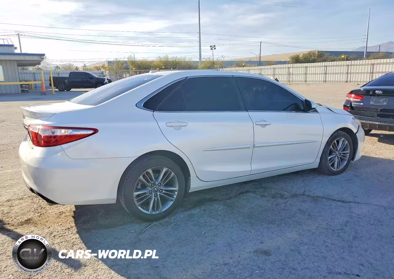 2017 Toyota Camry Se VIN:4T1BF1FK9HU388769 - 3