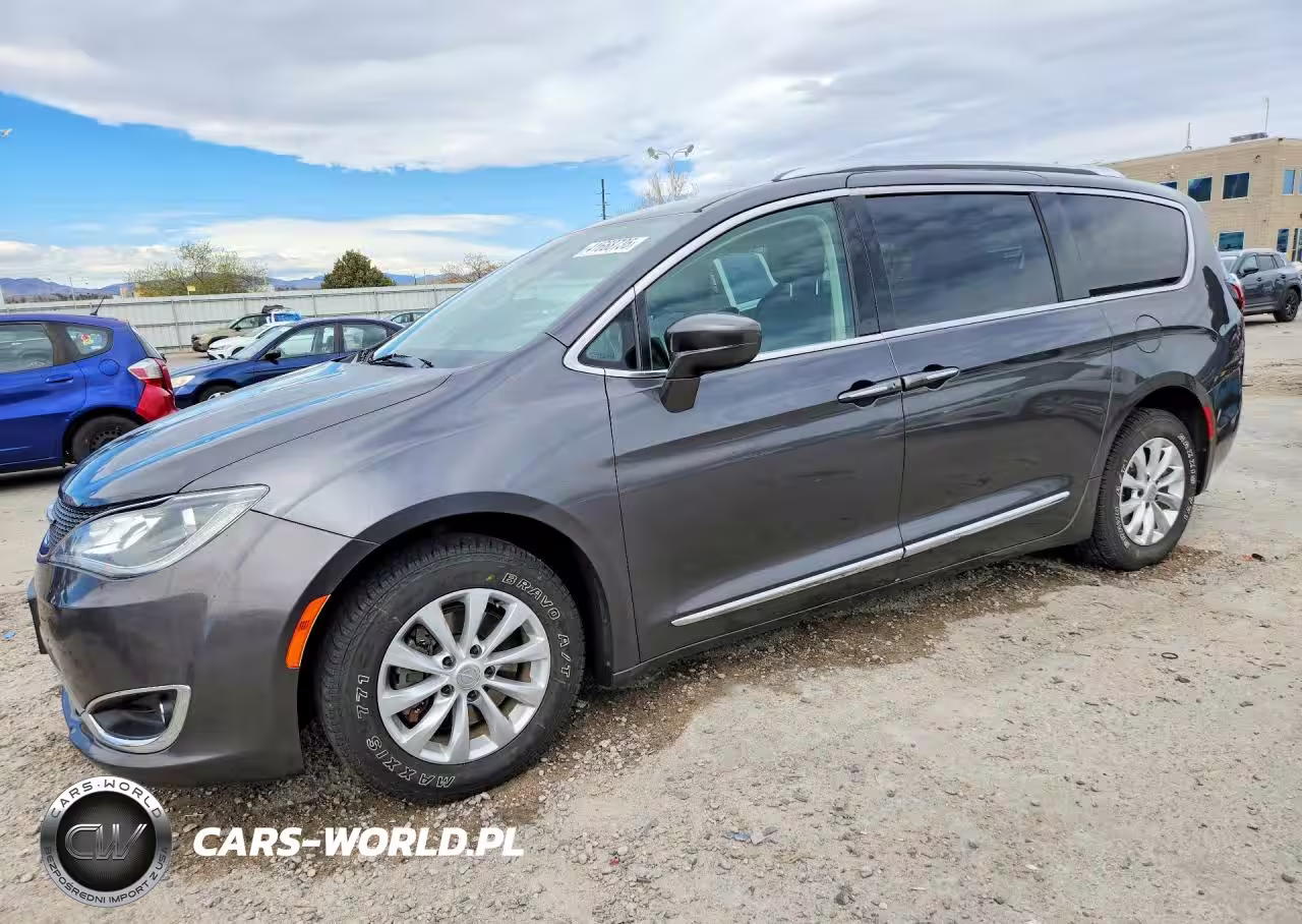 2018 Chrysler Pacifica Touring L Plus