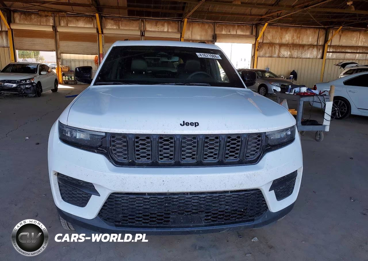 2024 Jeep Grand Cherokee Laredo VIN:1C4RJHAGXRC261386 - 5