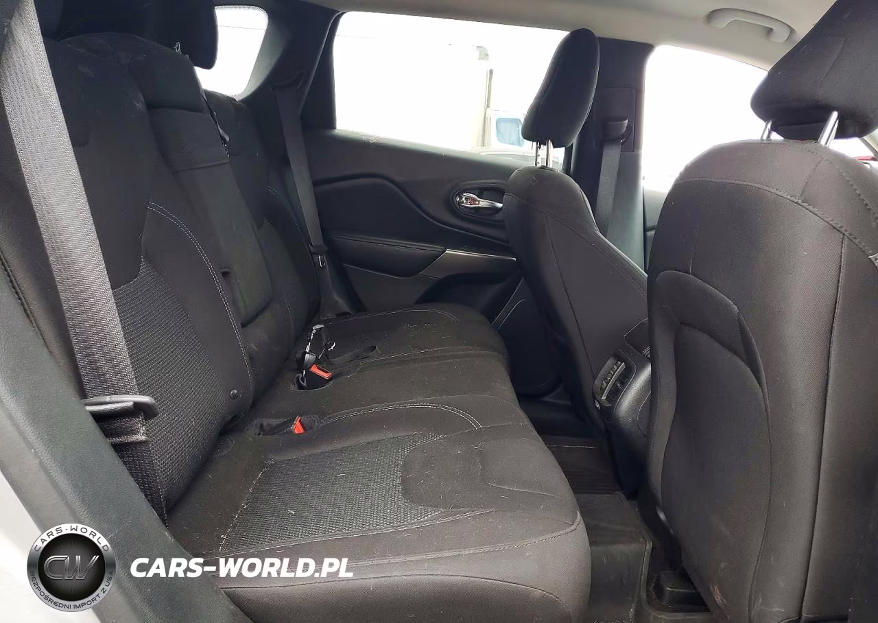 2019 Jeep Cherokee Latitude VIN:1C4PJLCB3KD242206 - 11