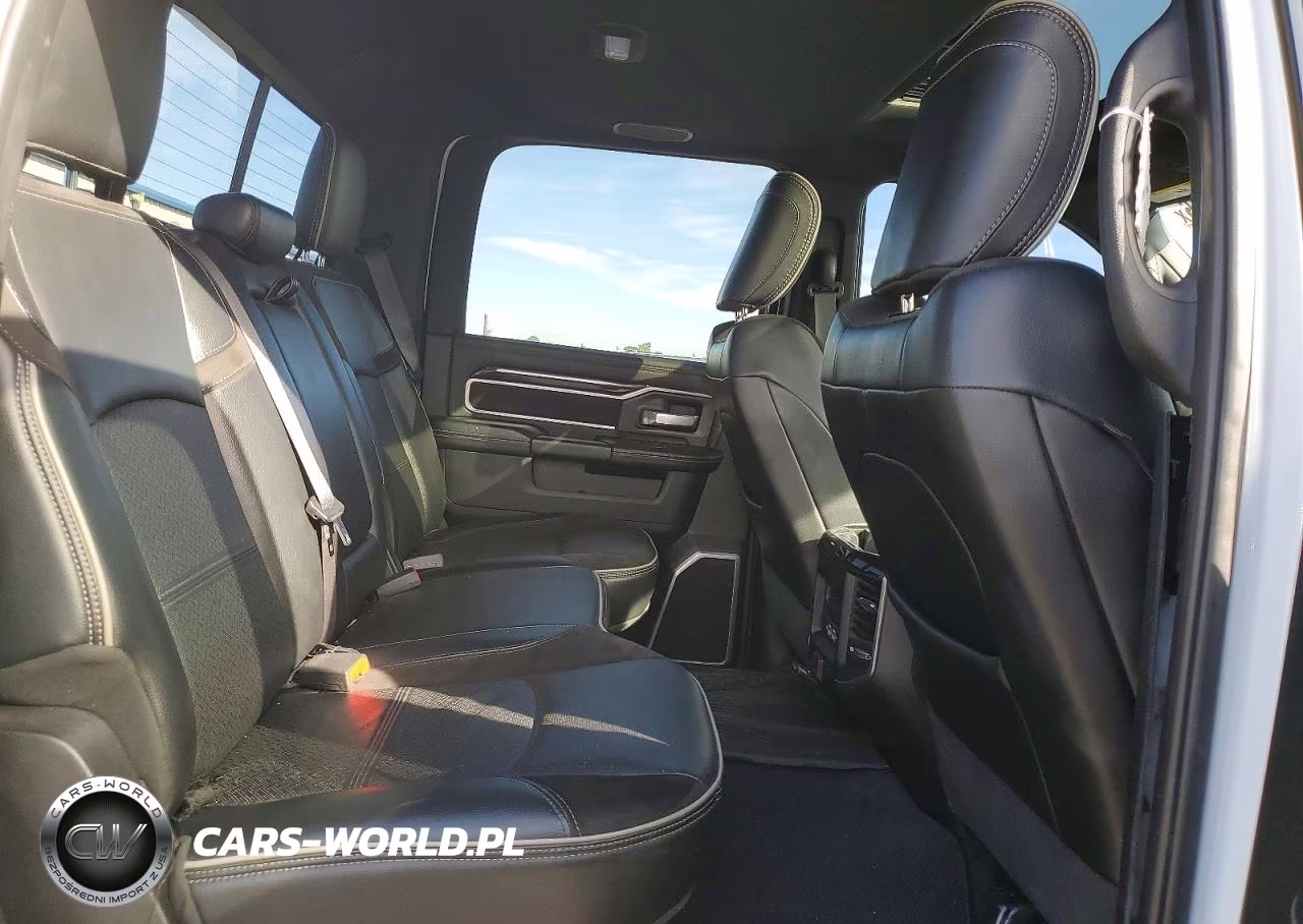 2021 Ram 2500 Laramie VIN:3C6UR5FL8MG512376 - 10